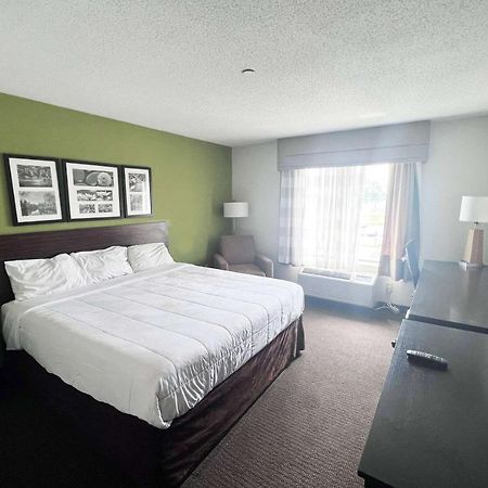 Ramada By Wyndham Jackson Ms Hotel Exterior photo