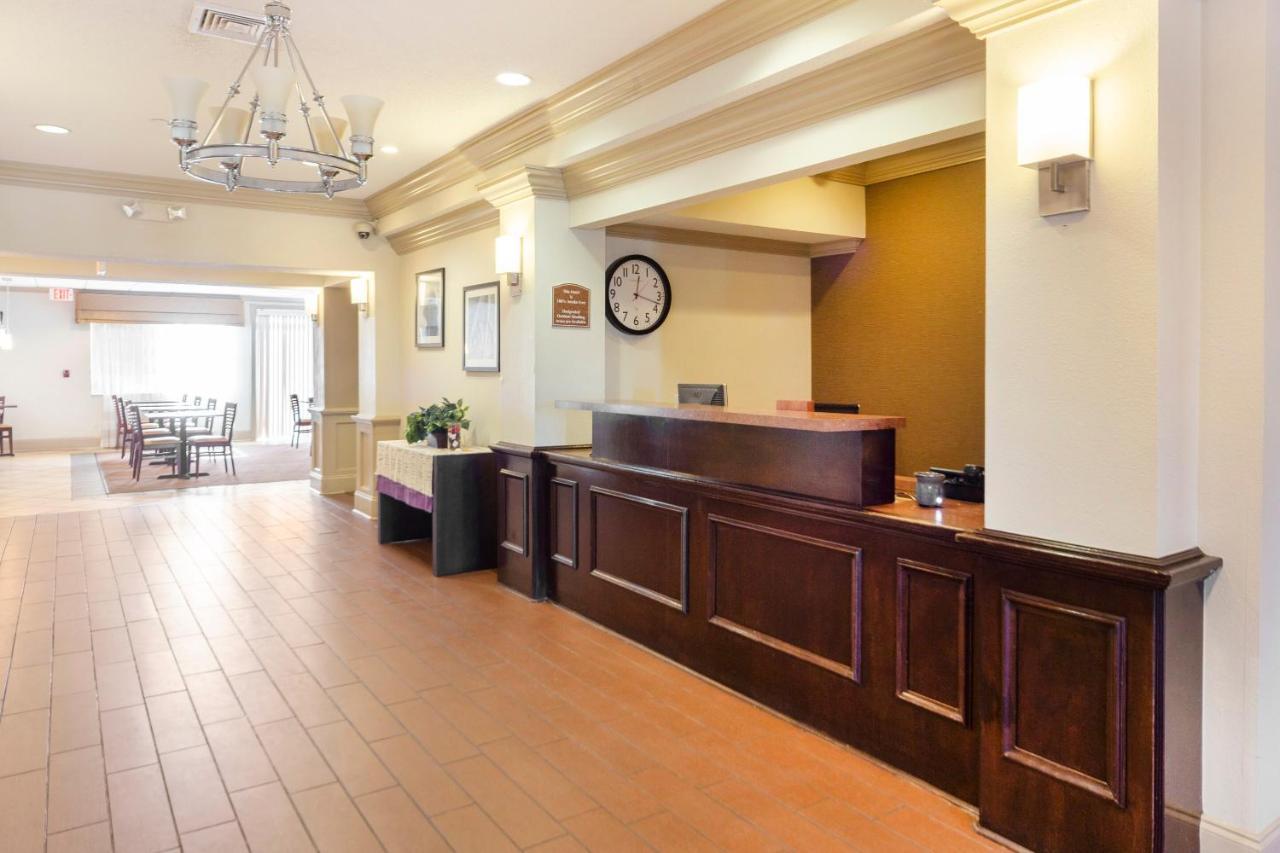 Ramada By Wyndham Jackson Ms Hotel Exterior photo