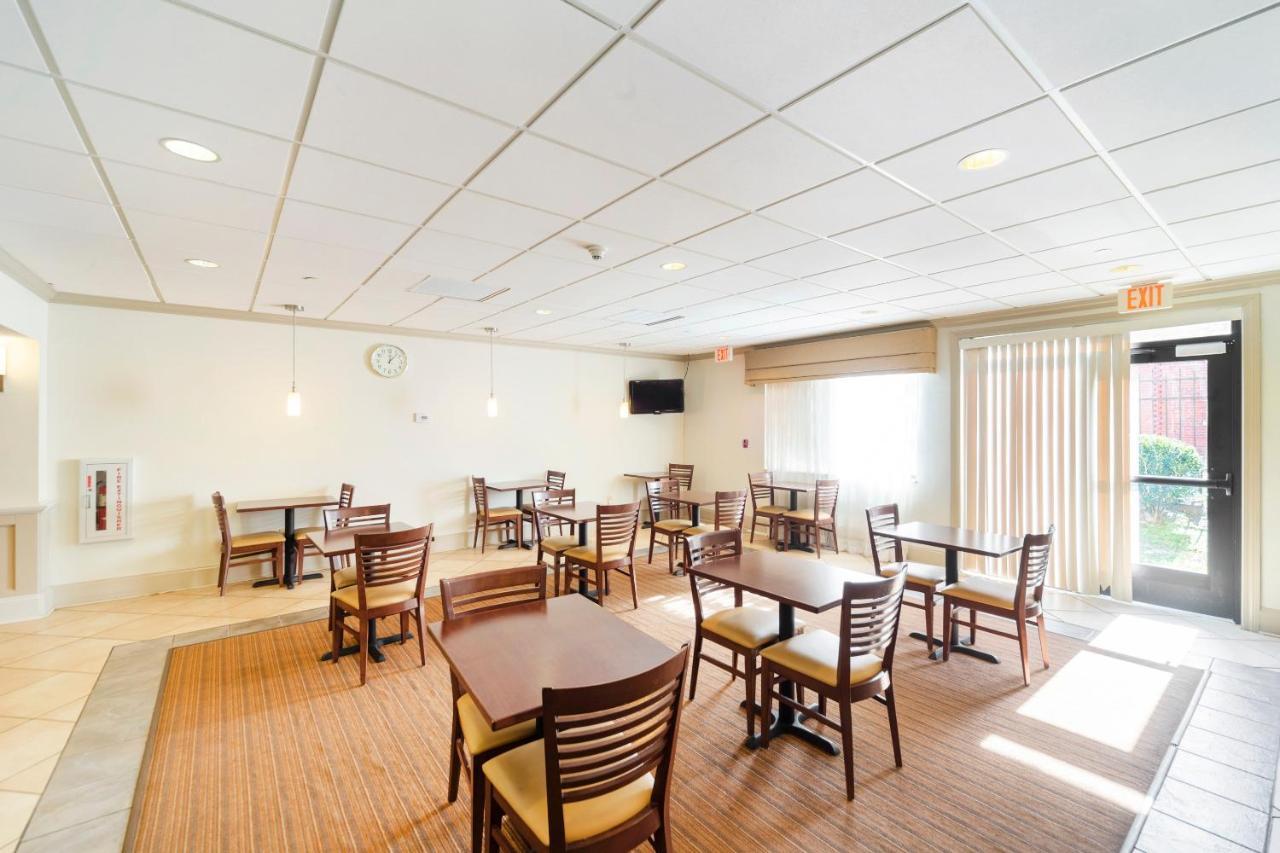 Ramada By Wyndham Jackson Ms Hotel Exterior photo