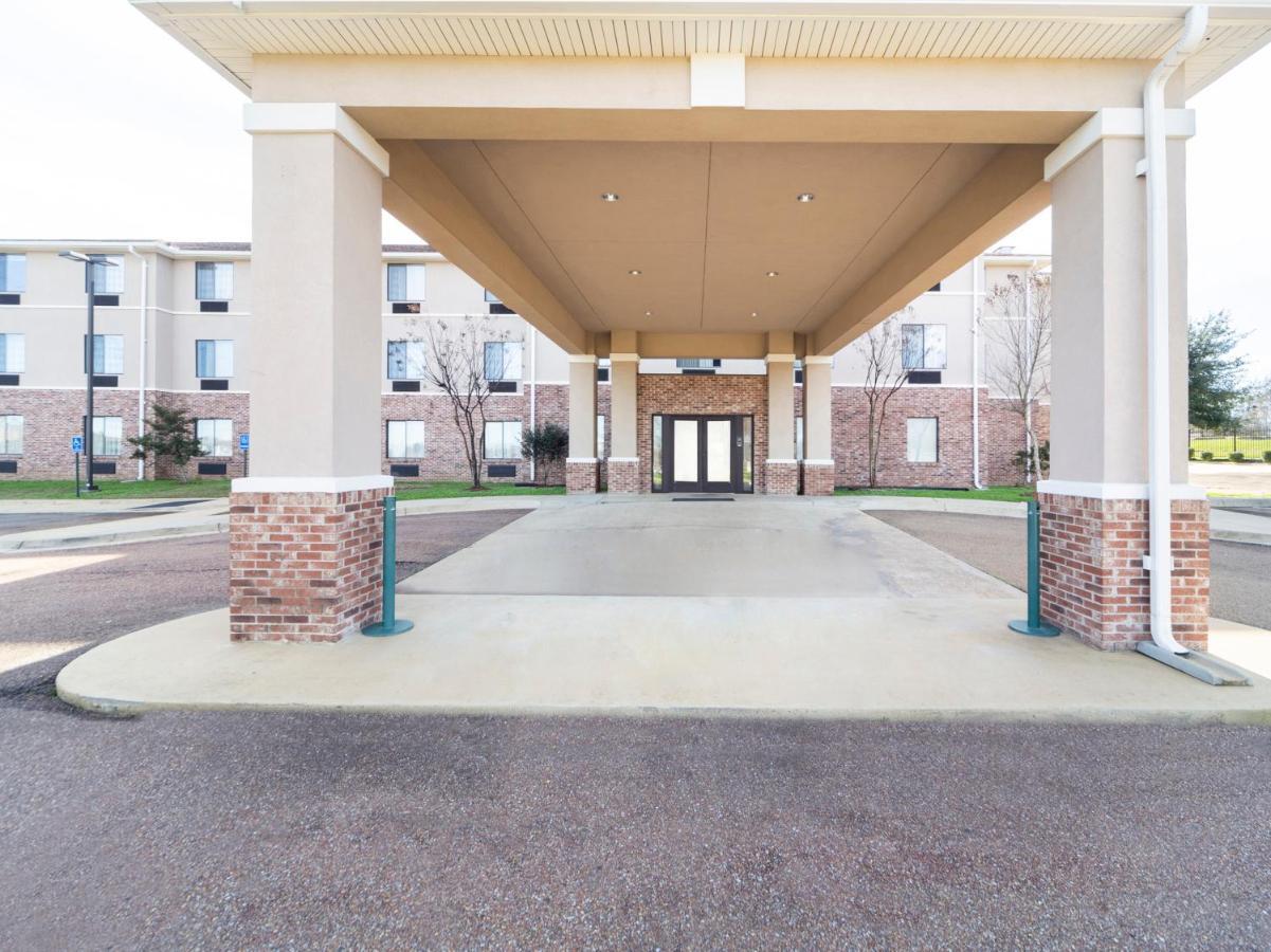 Ramada By Wyndham Jackson Ms Hotel Exterior photo